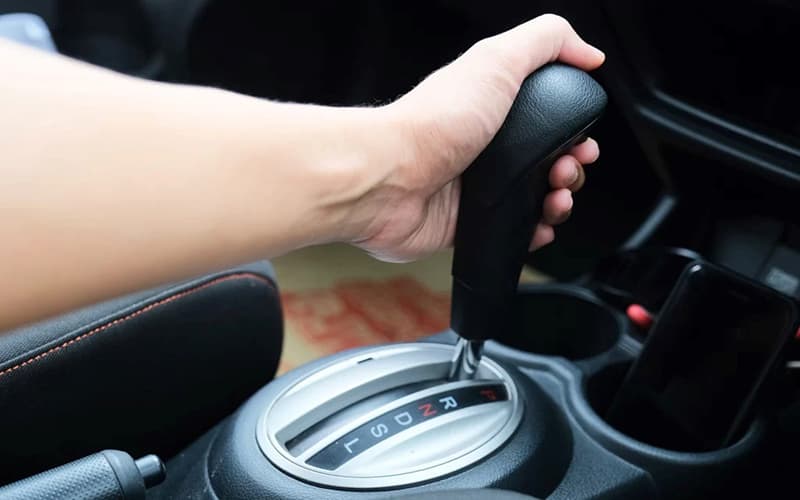 عدم درگیری دنده در حالت D یا R